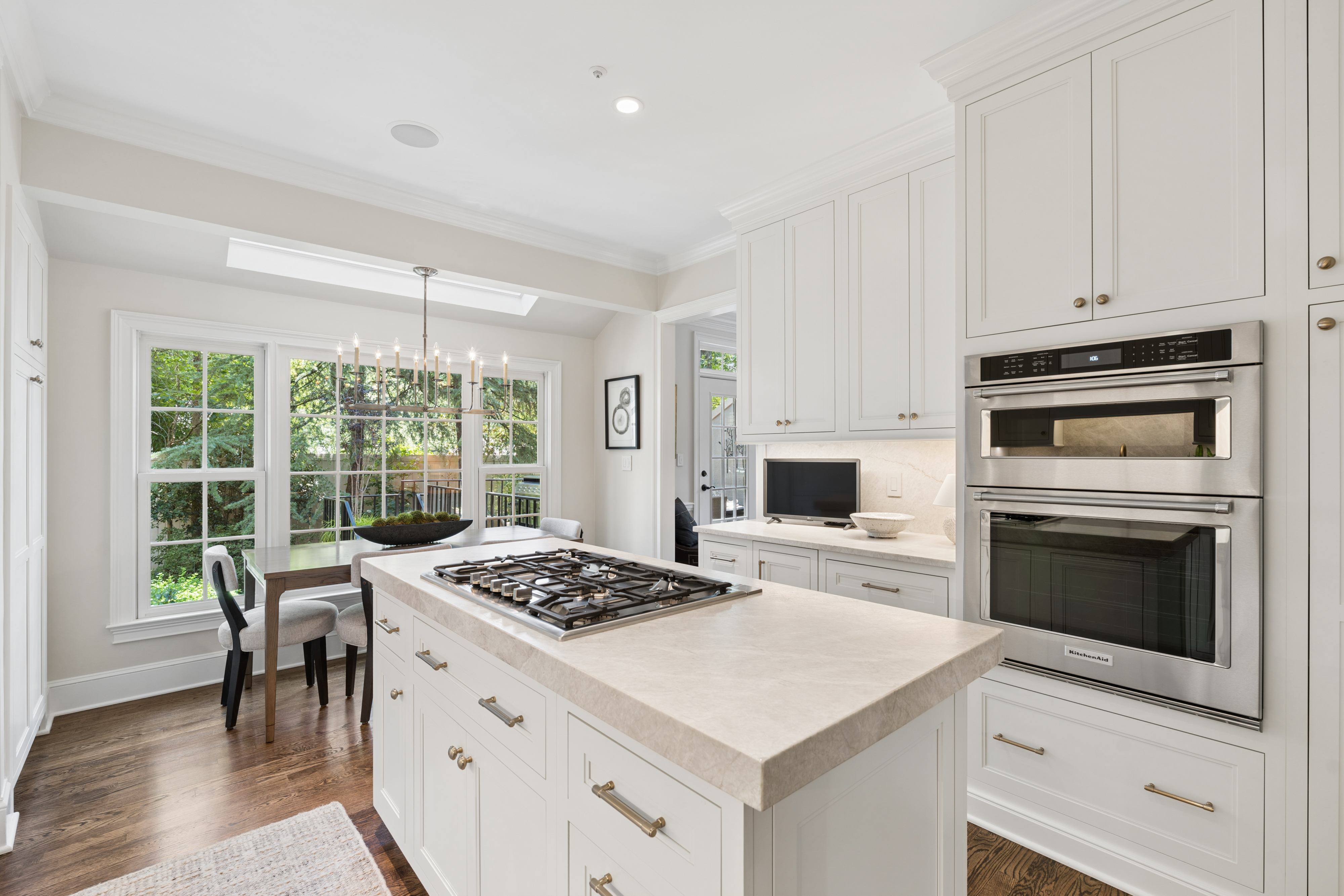  Carefully Curated End Unit Townhome in the Heart of Brookhaven - 物件實景