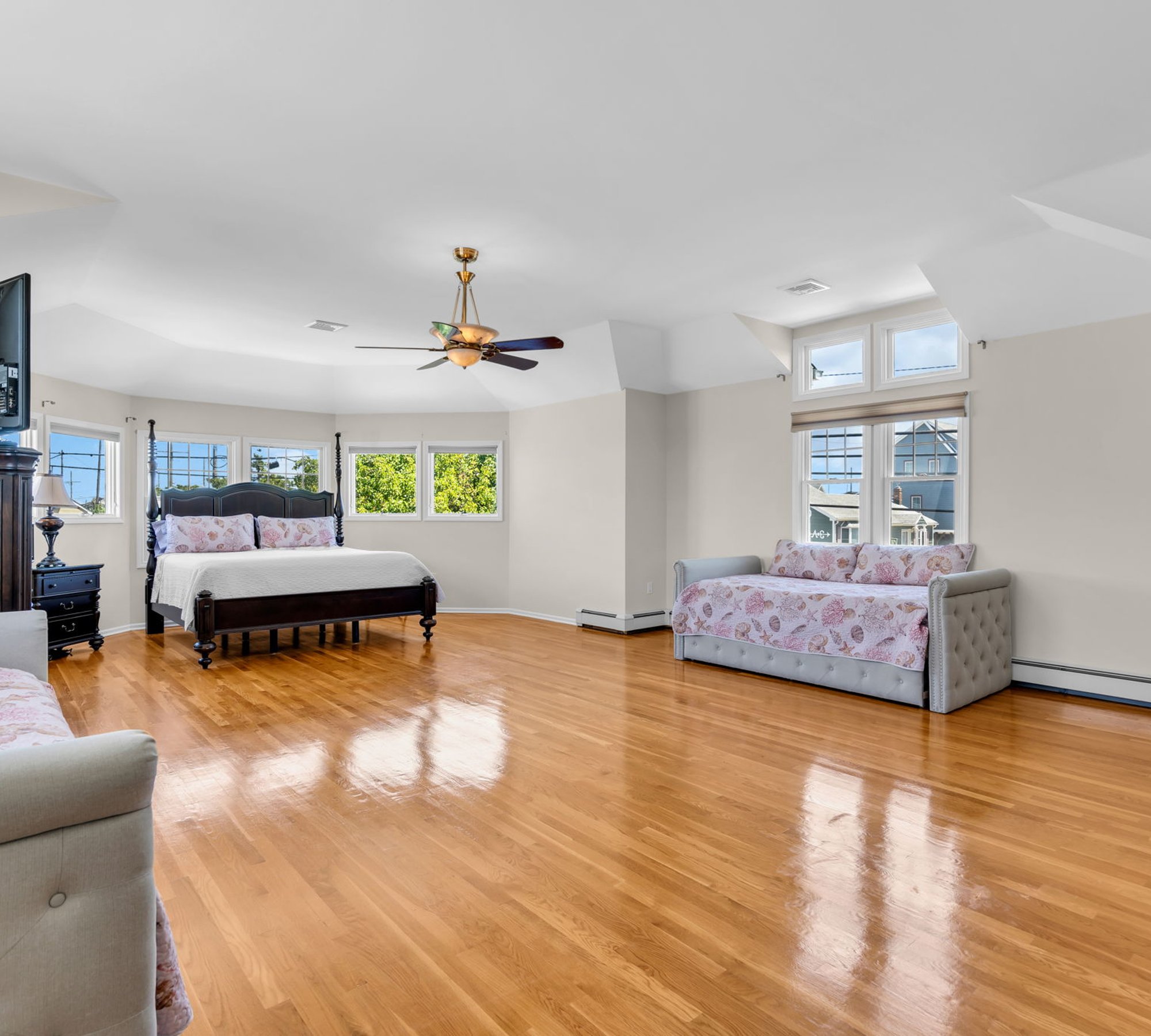  Waterfront Custom Shore Colonial in Silver Beach - 物件實景