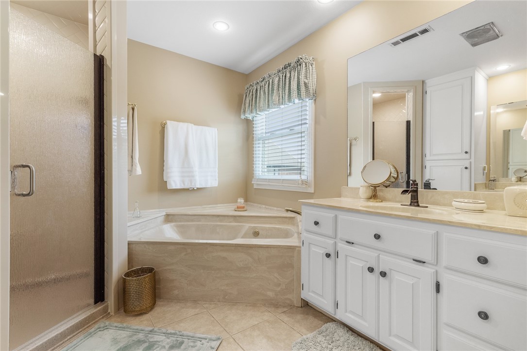 Springdale, Arkansas, 72764, United States, 4 Bedrooms Bedrooms, ,3 BathroomsBathrooms,Residential,For Sale,1804619