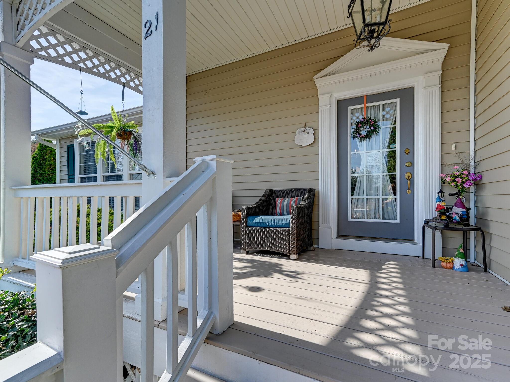 Hendersonville, North Carolina, 28739, United States, 3 Bedrooms Bedrooms, ,3 BathroomsBathrooms,Residential,For Sale,2005496