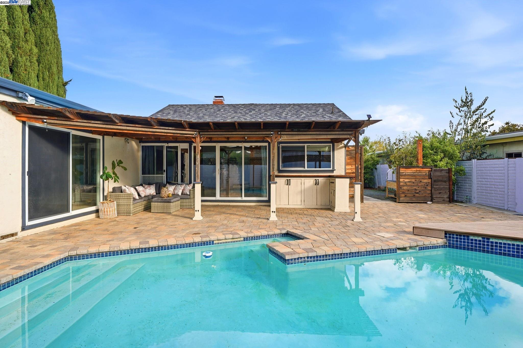 Livermore, California, 94551, United States, 3 Bedrooms Bedrooms, ,2 BathroomsBathrooms,Residential,For Sale,1992921