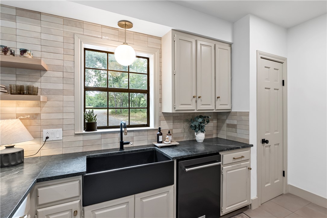 College Station, Texas, 77845, United States, 4 Bedrooms Bedrooms, ,5 BathroomsBathrooms,Residential,For Sale,1932091