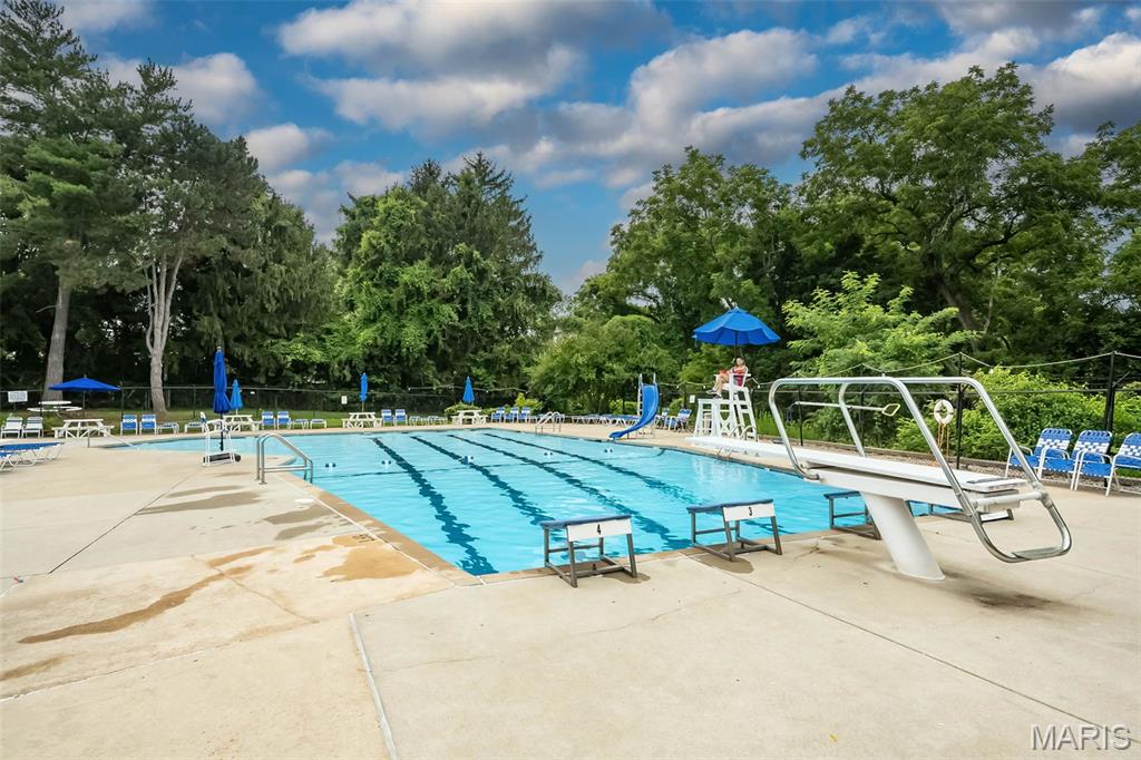 Chesterfield, Missouri, 63017, United States, 4 Bedrooms Bedrooms, ,3 BathroomsBathrooms,Residential,For Sale,1932834