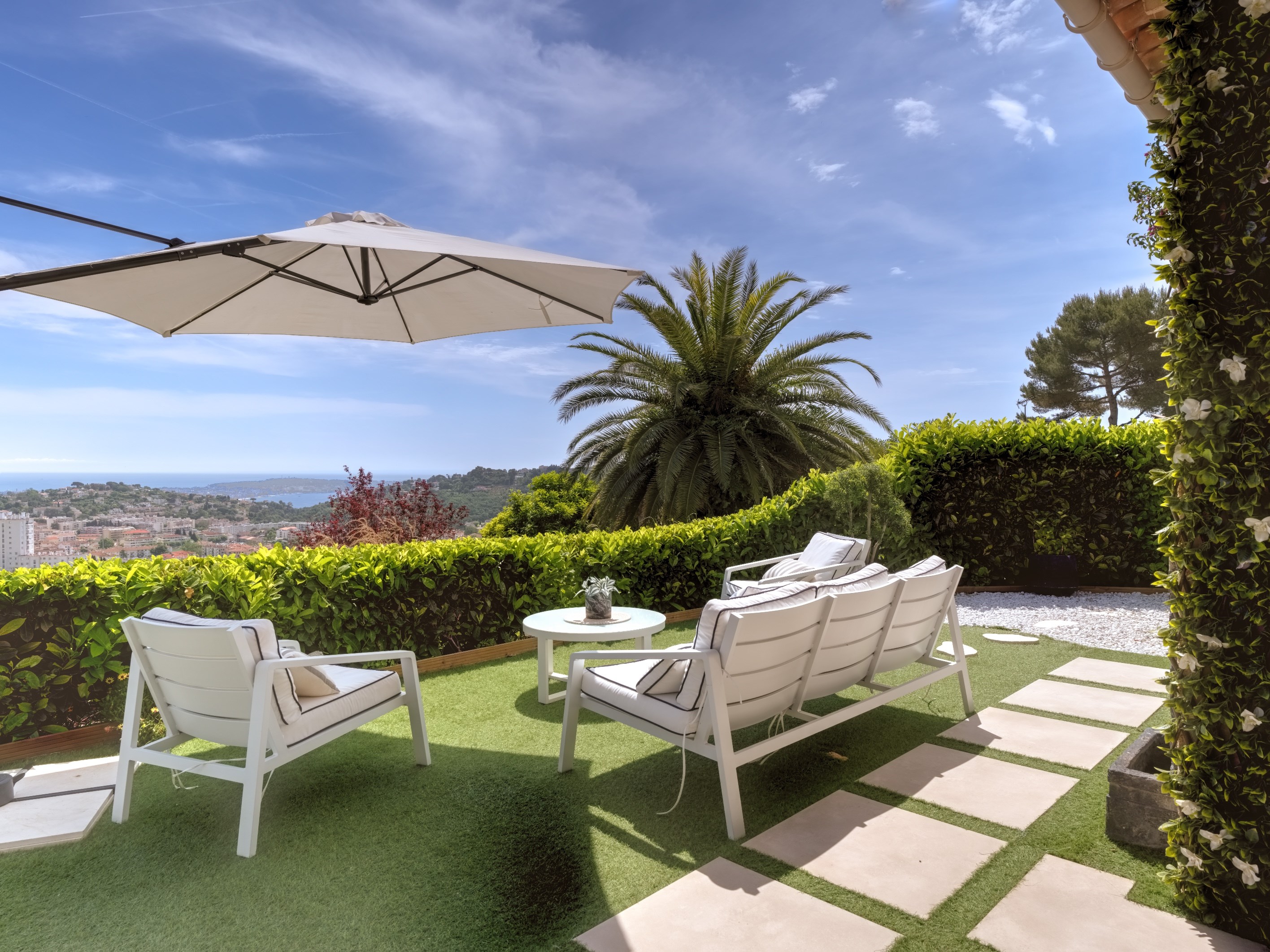  Renovated sea view villa for sale in Les Fumades, Vallauris, private gated esta… - 物件實景