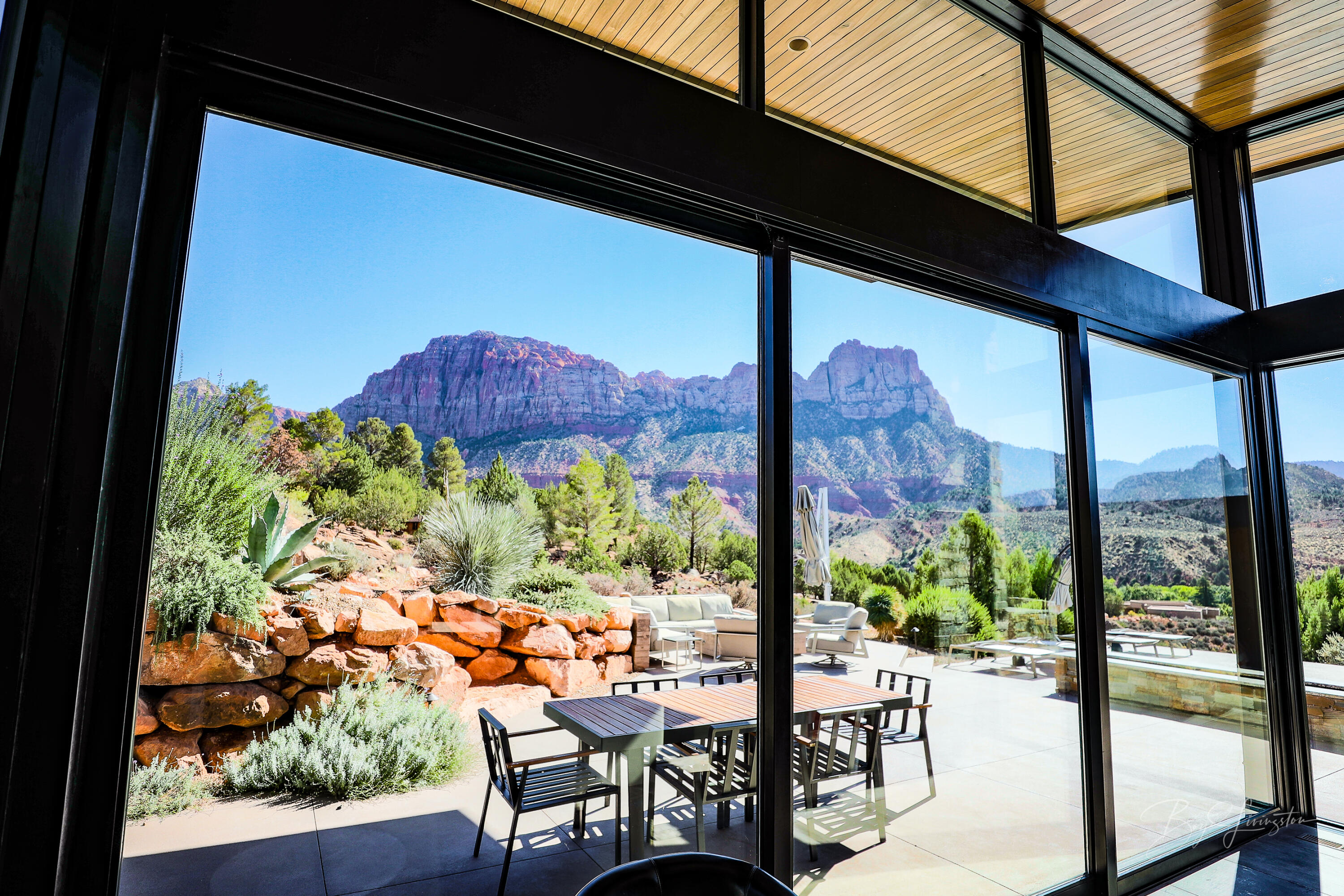 Springdale, Utah, 84767, United States, 4 Bedrooms Bedrooms, ,Residential,For Sale,1991496