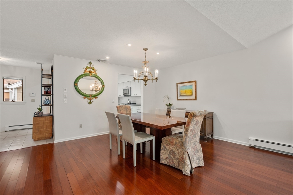 Newton, Massachusetts, 02459, United States, 2 Bedrooms Bedrooms, ,3 BathroomsBathrooms,Residential,For Sale,1885759