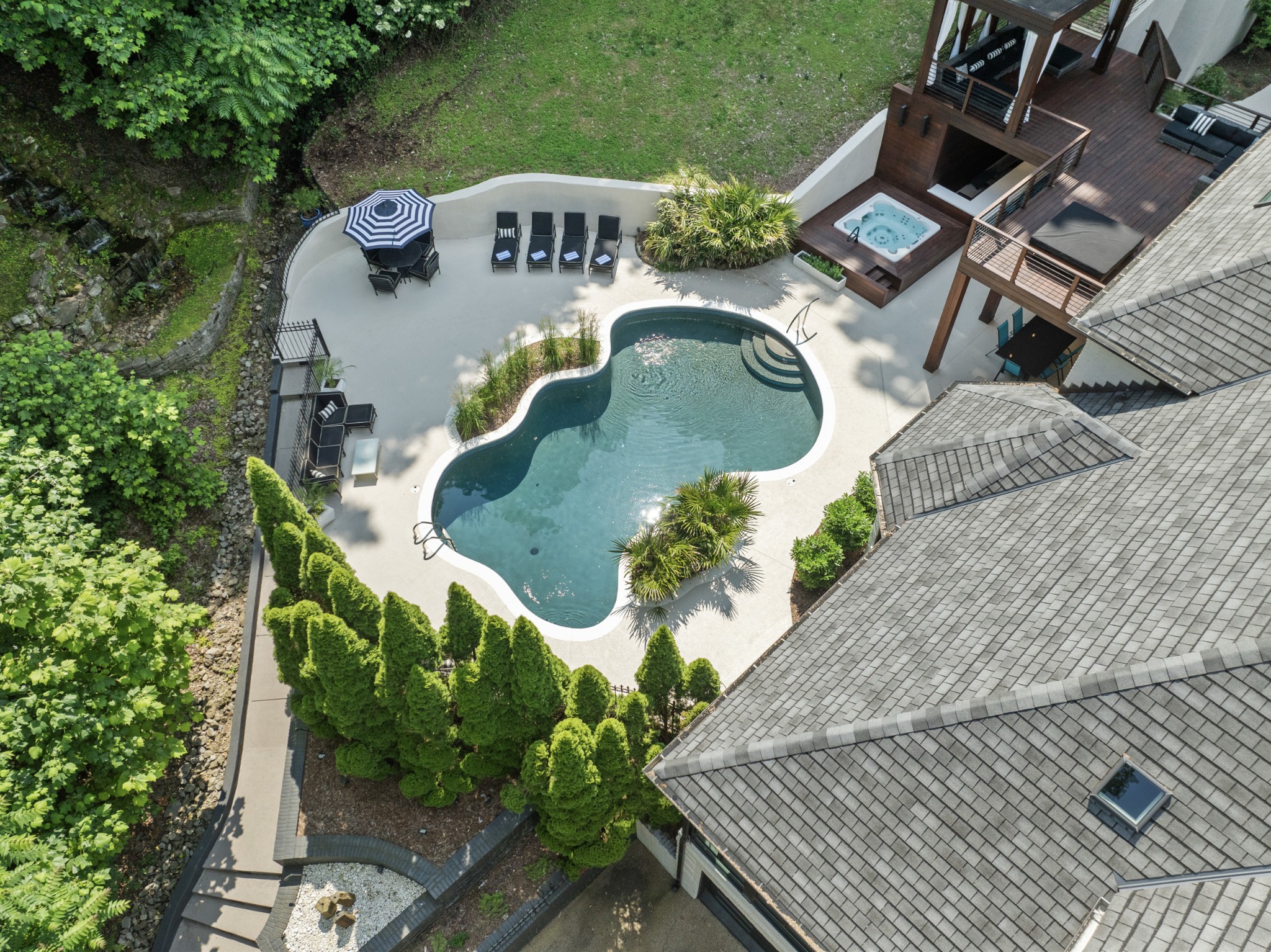 Nashville, Tennessee, 37215, United States, 5 Bedrooms Bedrooms, ,11 BathroomsBathrooms,Residential,For Sale,1885456