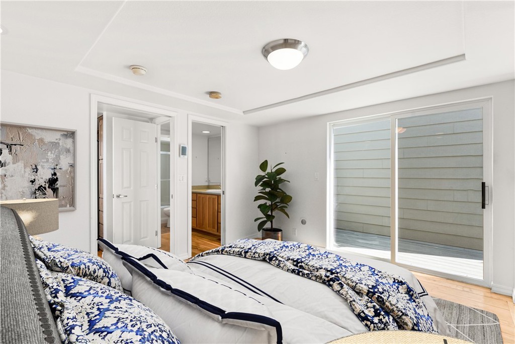 Newport Beach, California, 92663, United States, 2 Bedrooms Bedrooms, ,2 BathroomsBathrooms,Residential,For Sale,1917614