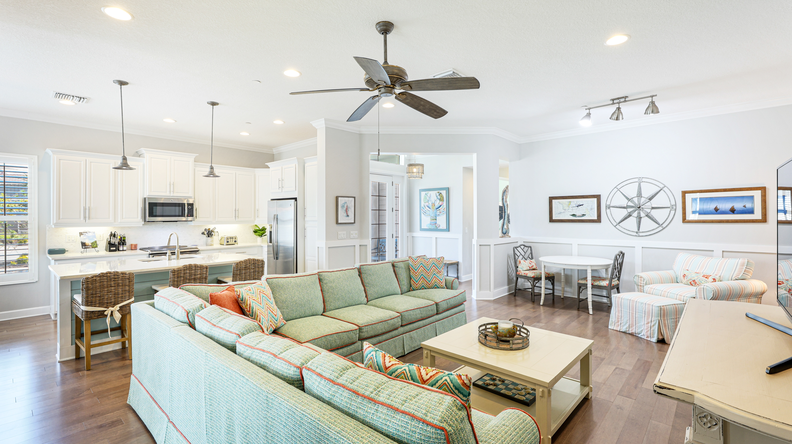 Bradenton, Florida, 34209, United States, 4 Bedrooms Bedrooms, ,3 BathroomsBathrooms,Residential,For Sale,1982115