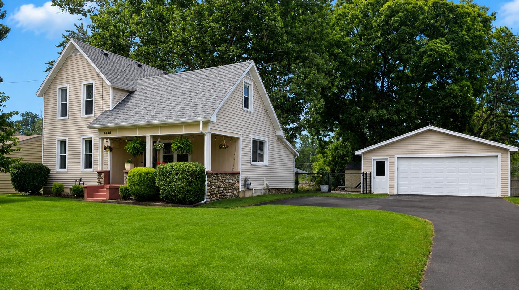40th St, Grandville, MI 49418