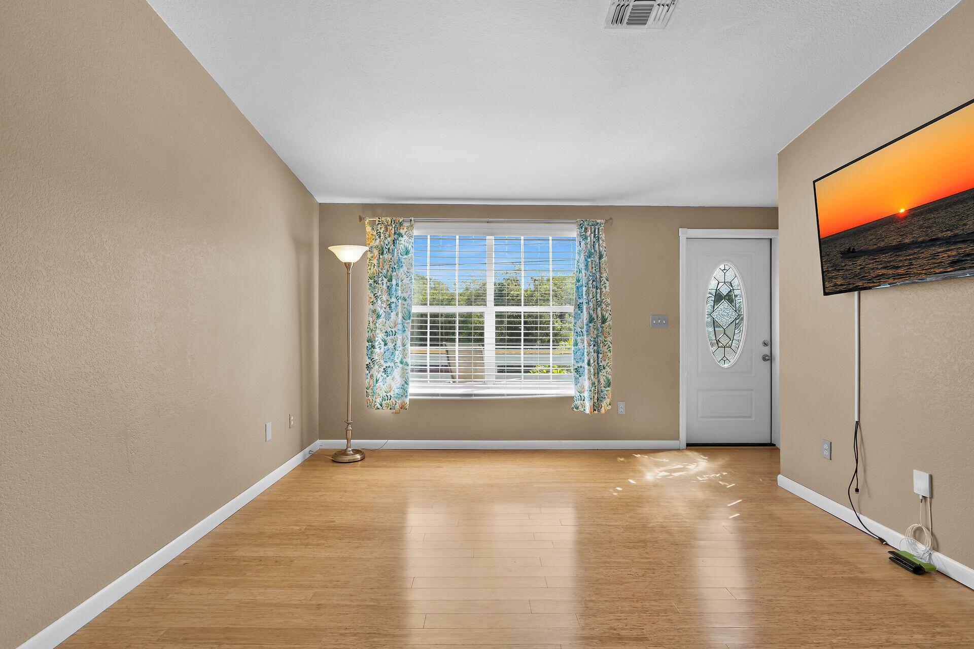 Marathon, Florida, 33050, United States, 3 Bedrooms Bedrooms, ,1 BathroomBathrooms,Residential,For Sale,1941716