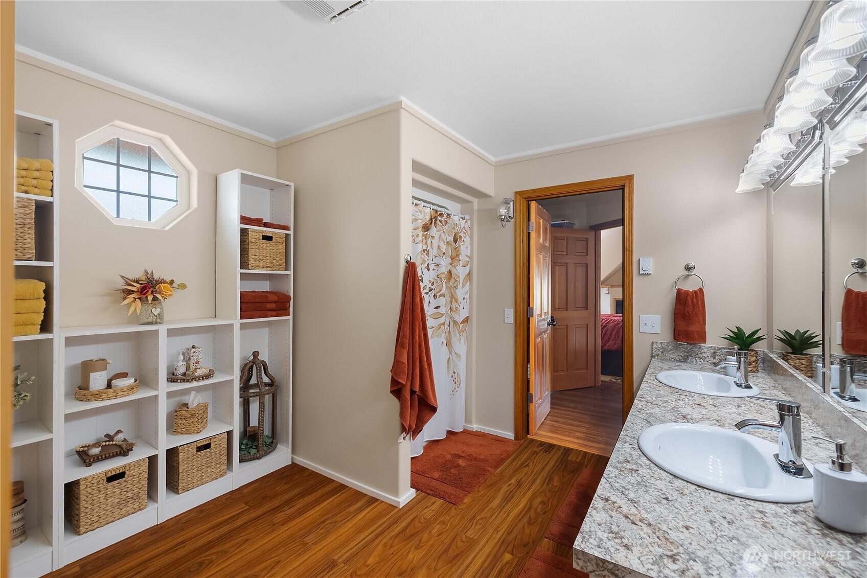 SHELTON, Washington, 98584, United States, 4 Bedrooms Bedrooms, ,4 BathroomsBathrooms,Residential,For Sale,1947710