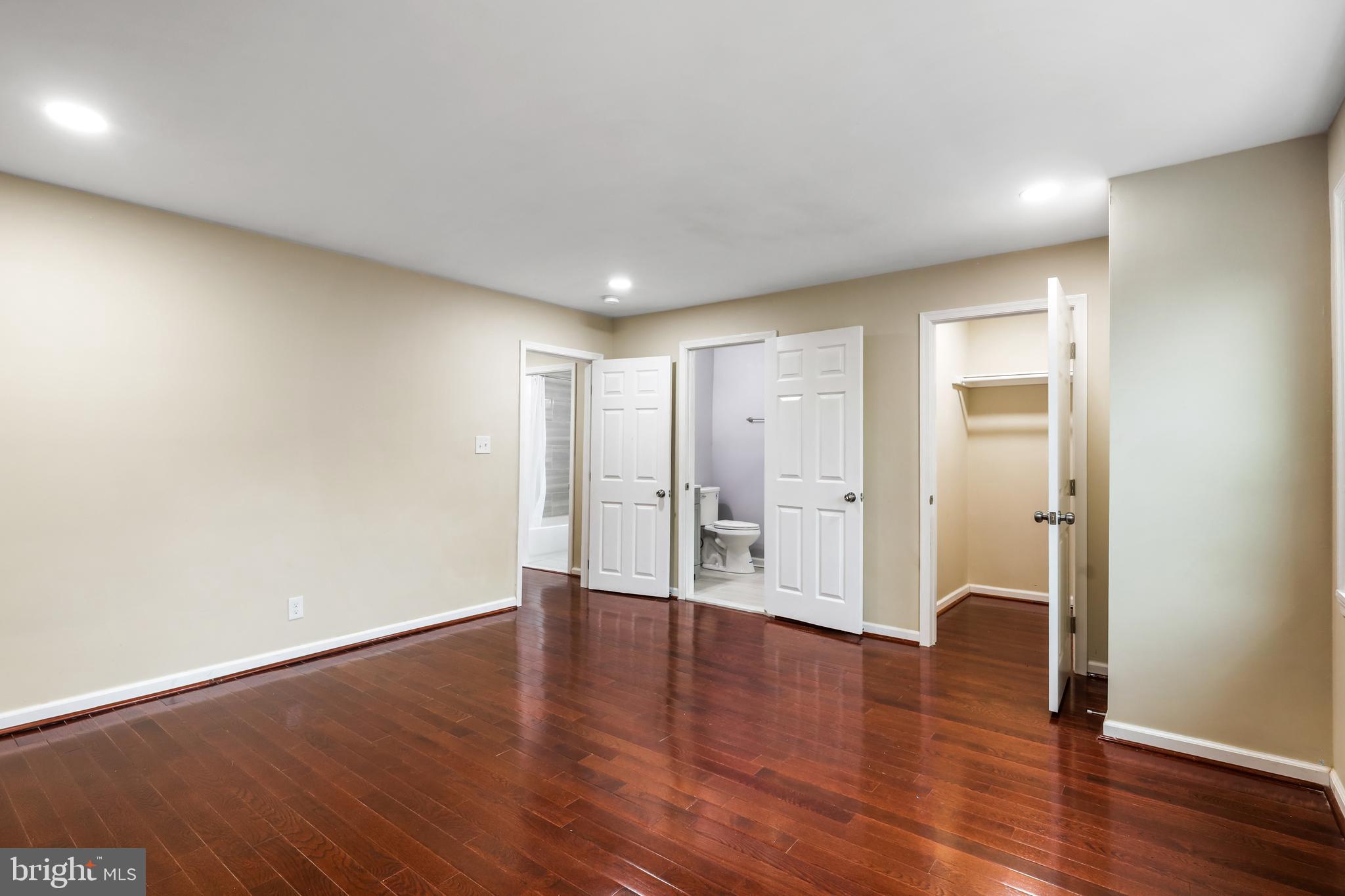 Glen Burnie, Maryland, 21061, United States, 4 Bedrooms Bedrooms, ,4 BathroomsBathrooms,Residential,For Sale,1900574