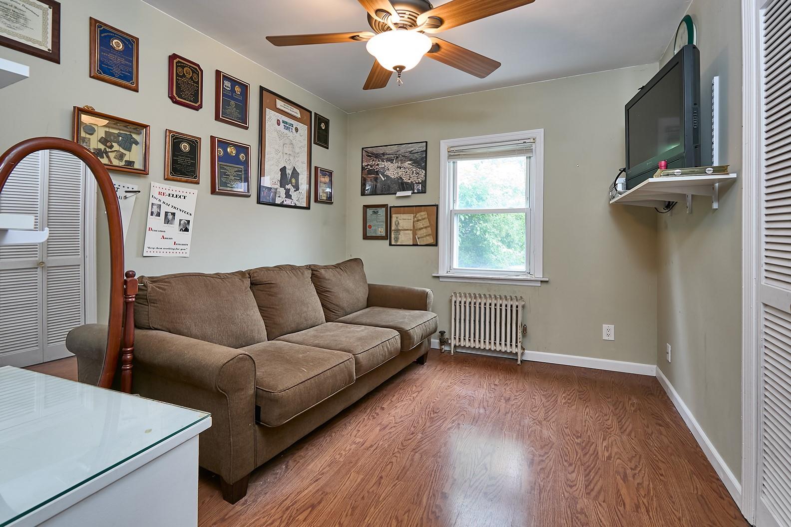 Merrick, New York, 11566, United States, 4 Bedrooms Bedrooms, ,2 BathroomsBathrooms,Residential,For Sale,1923596