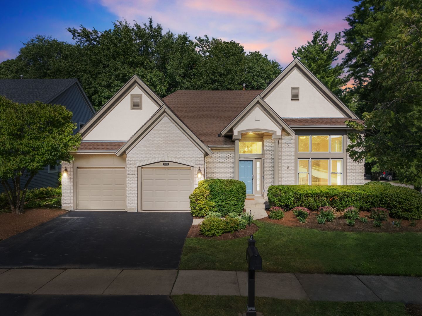 Glenview, Illinois, 60026, United States, 4 Bedrooms Bedrooms, ,4 BathroomsBathrooms,Residential,For Sale,1896408