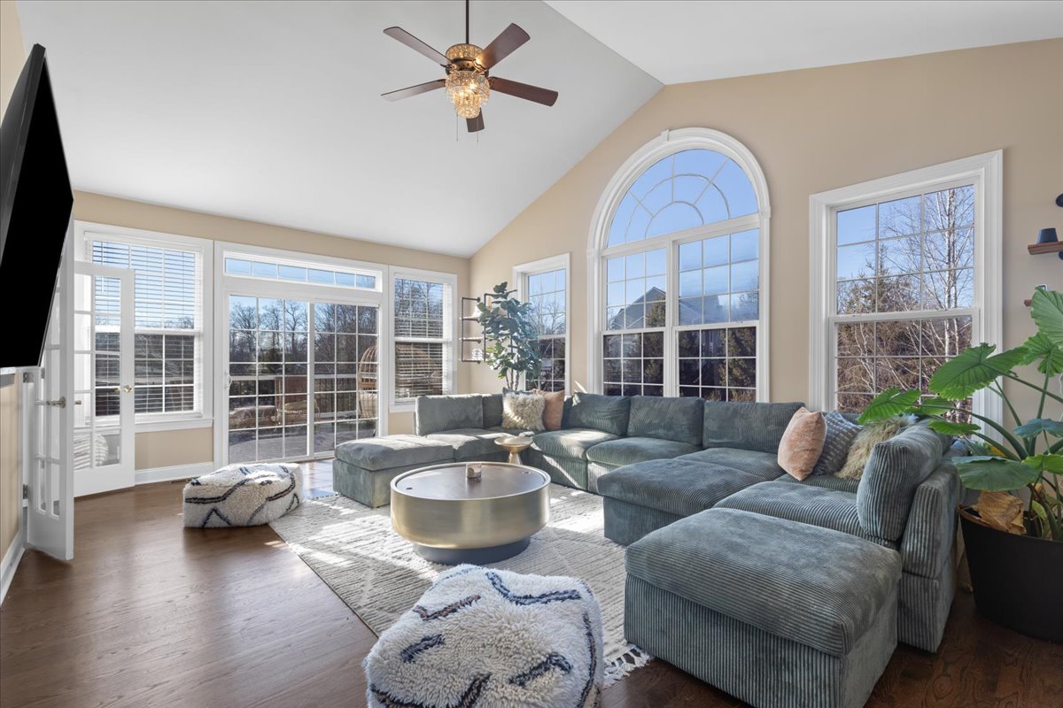 New Windsor, Maryland, 21776, United States, 5 Bedrooms Bedrooms, ,5 BathroomsBathrooms,Residential,For Sale,1943659