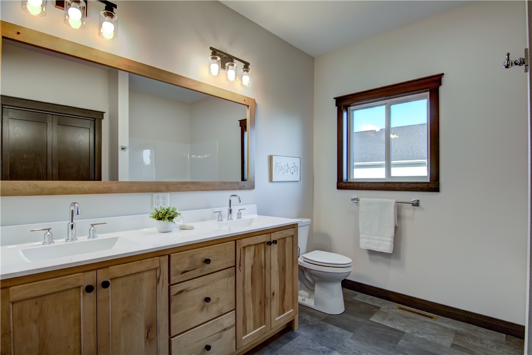 Chippewa Falls, Wisconsin, 54729, United States, 3 Bedrooms Bedrooms, ,2 BathroomsBathrooms,Residential,For Sale,1980636