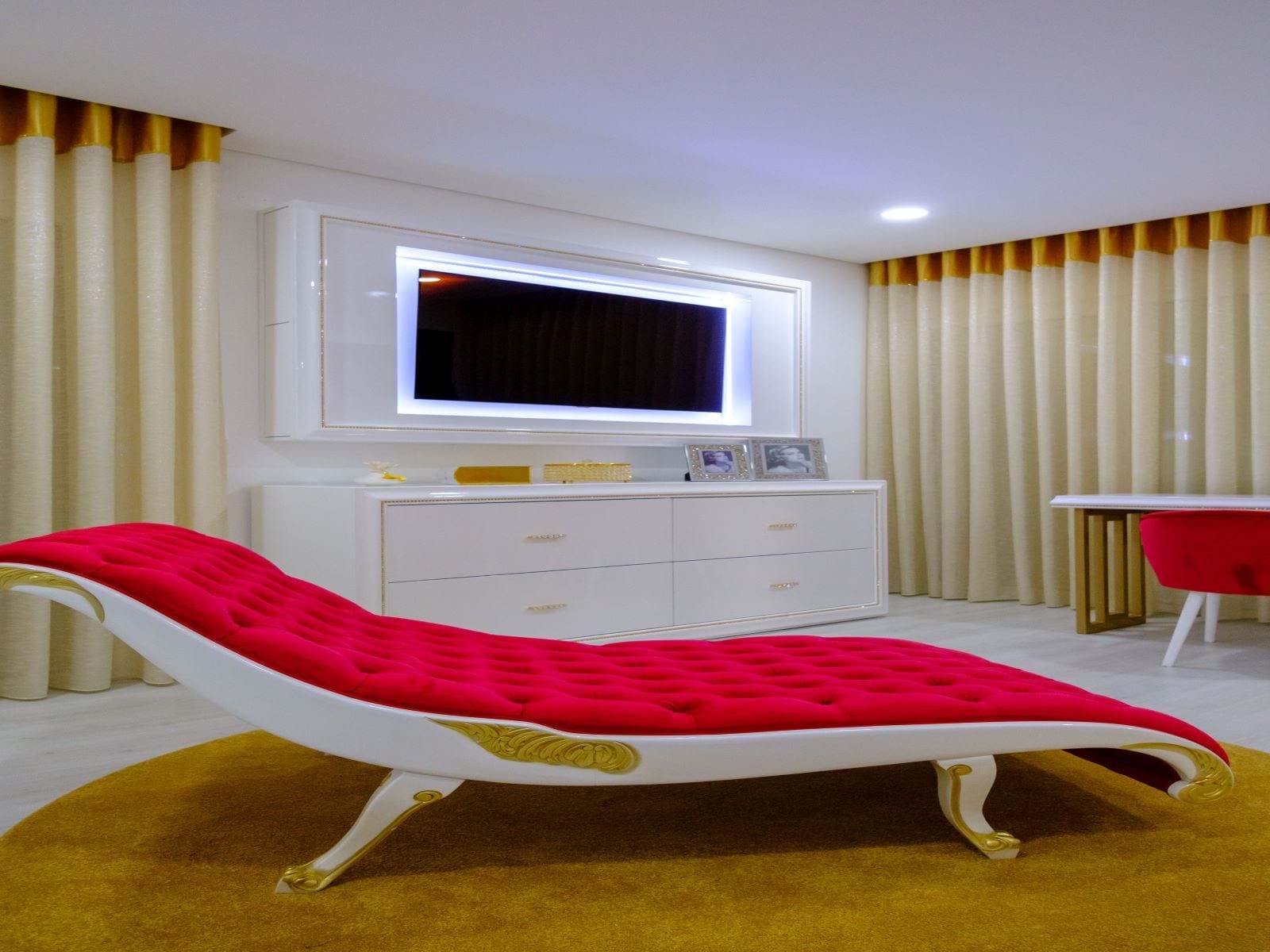 Almada, Setúbal, 2820-043, PT, 4 Bedrooms Bedrooms, ,3 BathroomsBathrooms,Residential,For Sale,1699947