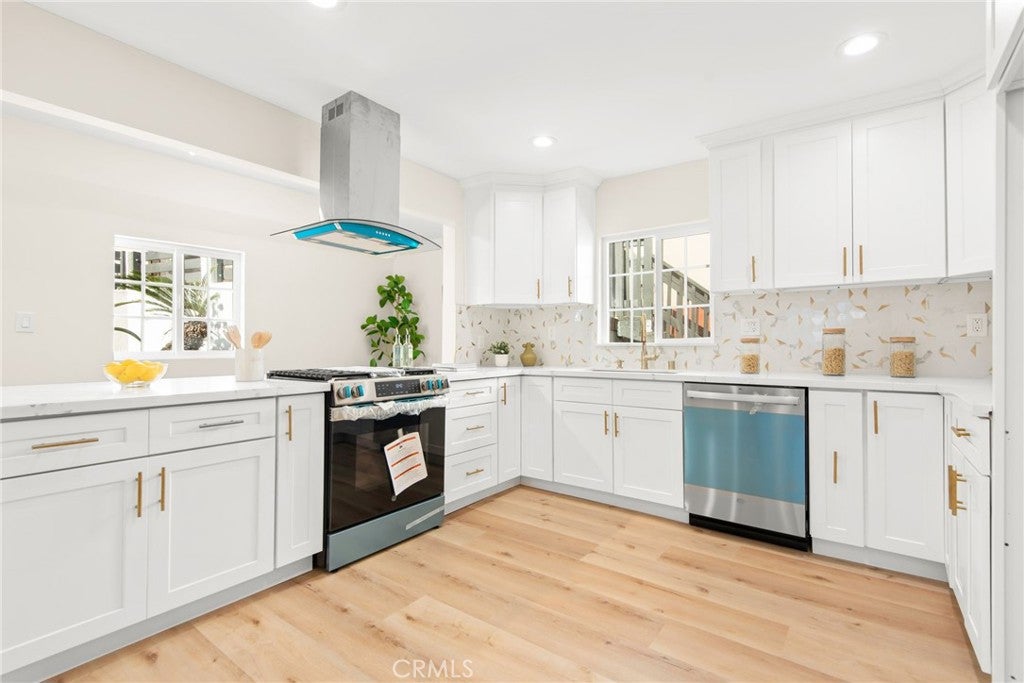 Los Angeles, California, 90063, United States, 3 Bedrooms Bedrooms, ,1 BathroomBathrooms,Residential,For Sale,1729506