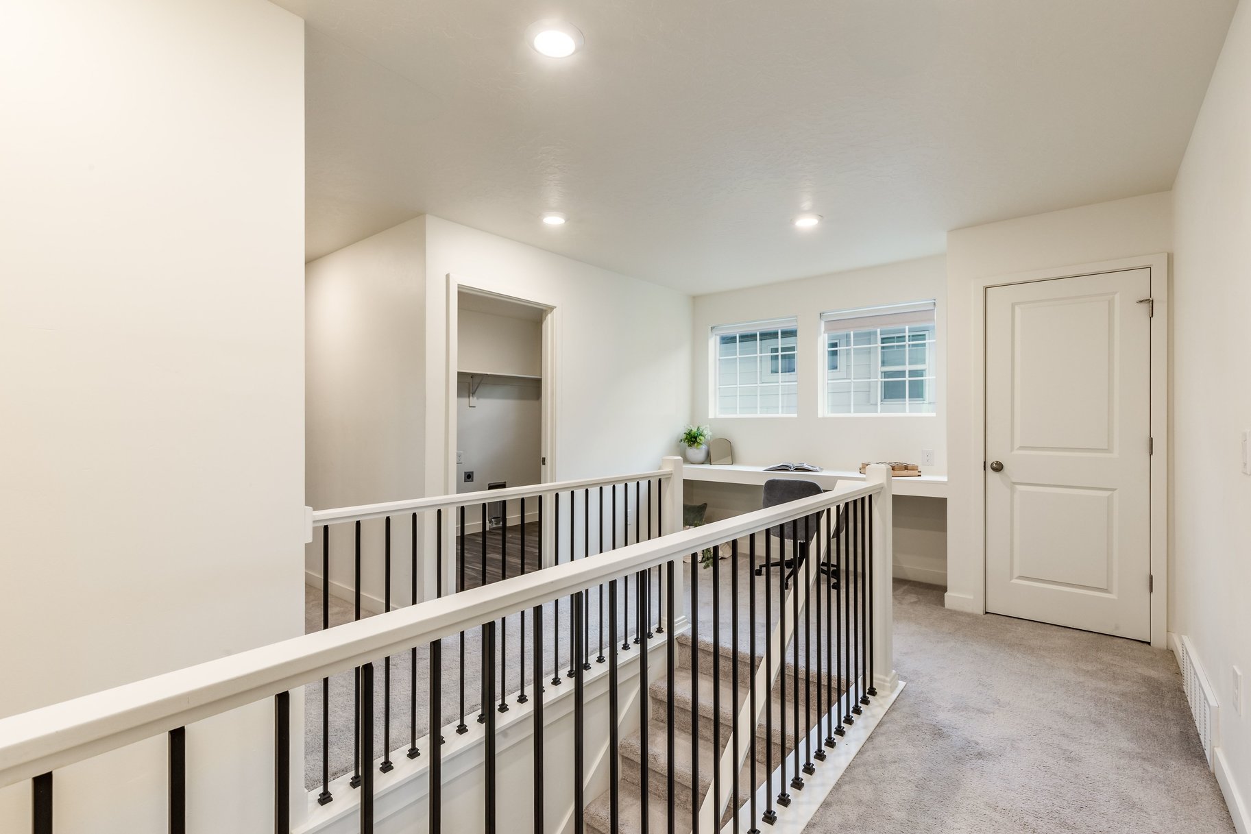  Fresh, Bright & Beautiful 2-Story Home - 物件實景