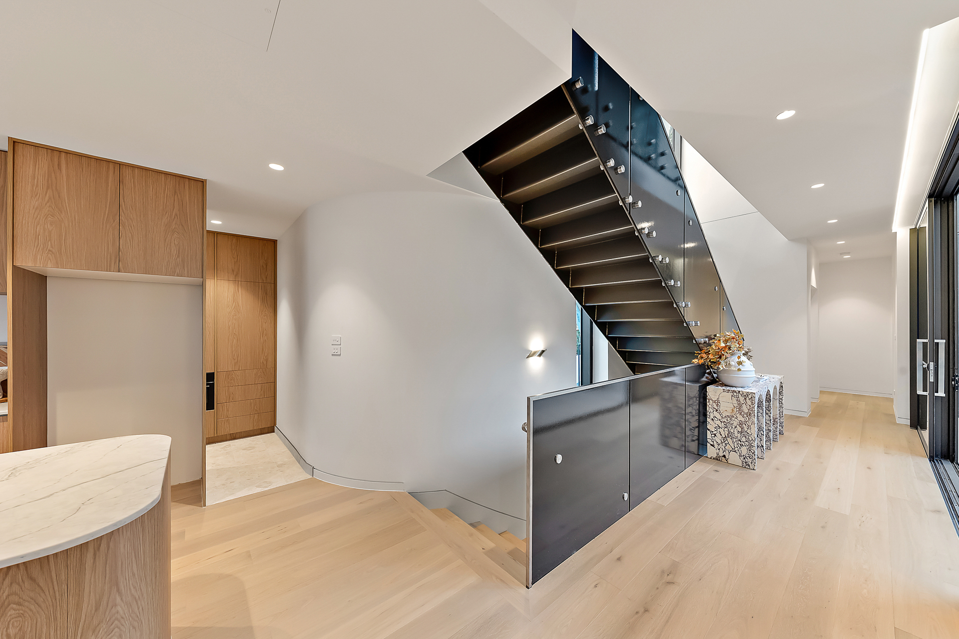  Lifestyle at the forefront in this sleek architectural residence - 物件實景