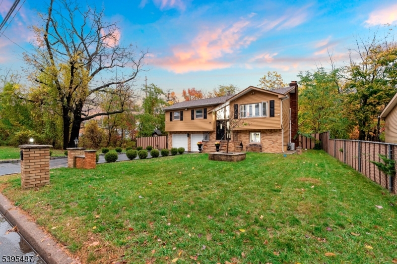 Wayne Twp., New Jersey, 07470, United States, 5 Bedrooms Bedrooms, ,2 BathroomsBathrooms,Residential,For Sale,1988198