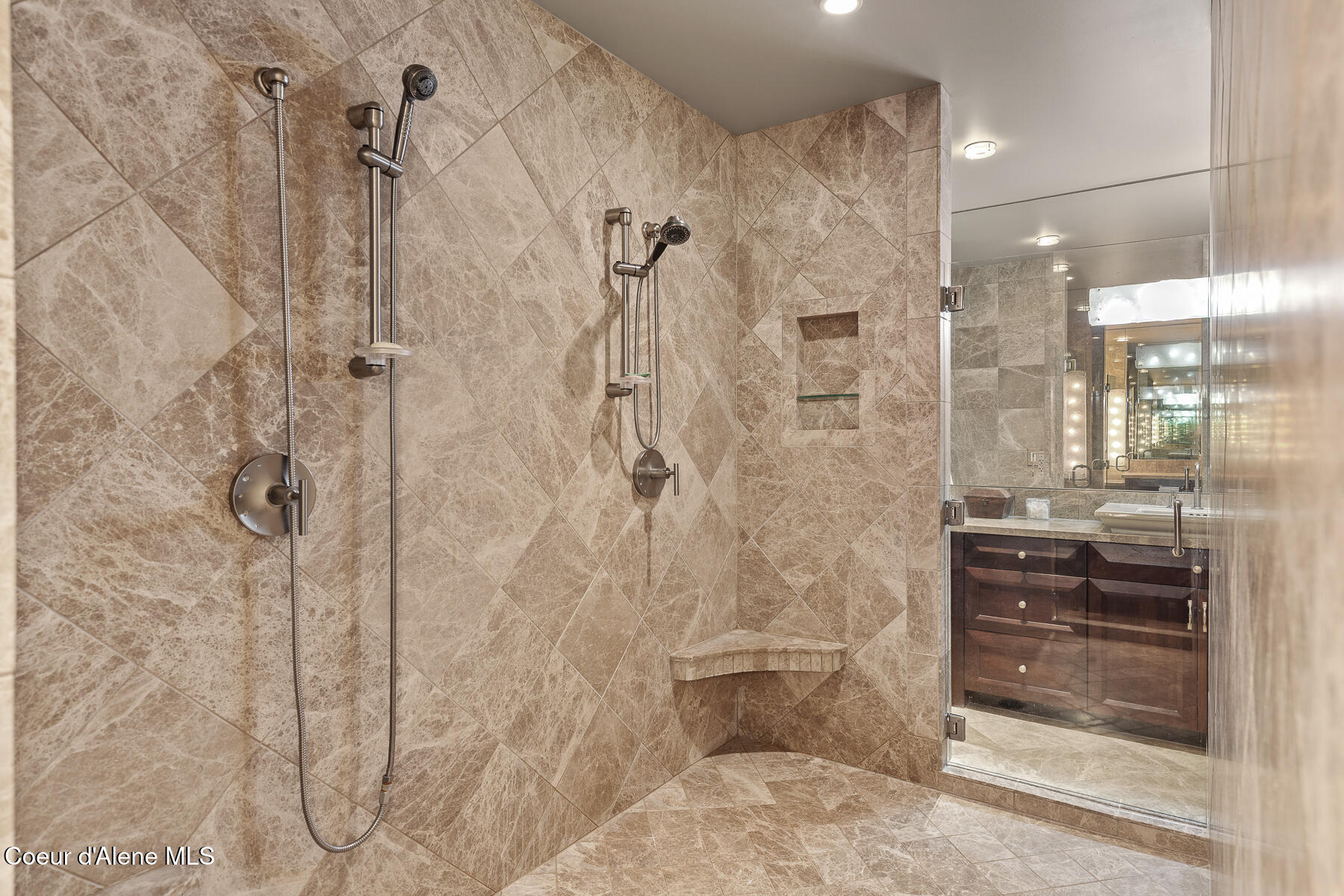 Coeur d'Alene, Idaho, 83814, United States, 4 Bedrooms Bedrooms, ,Residential,For Sale,2010702