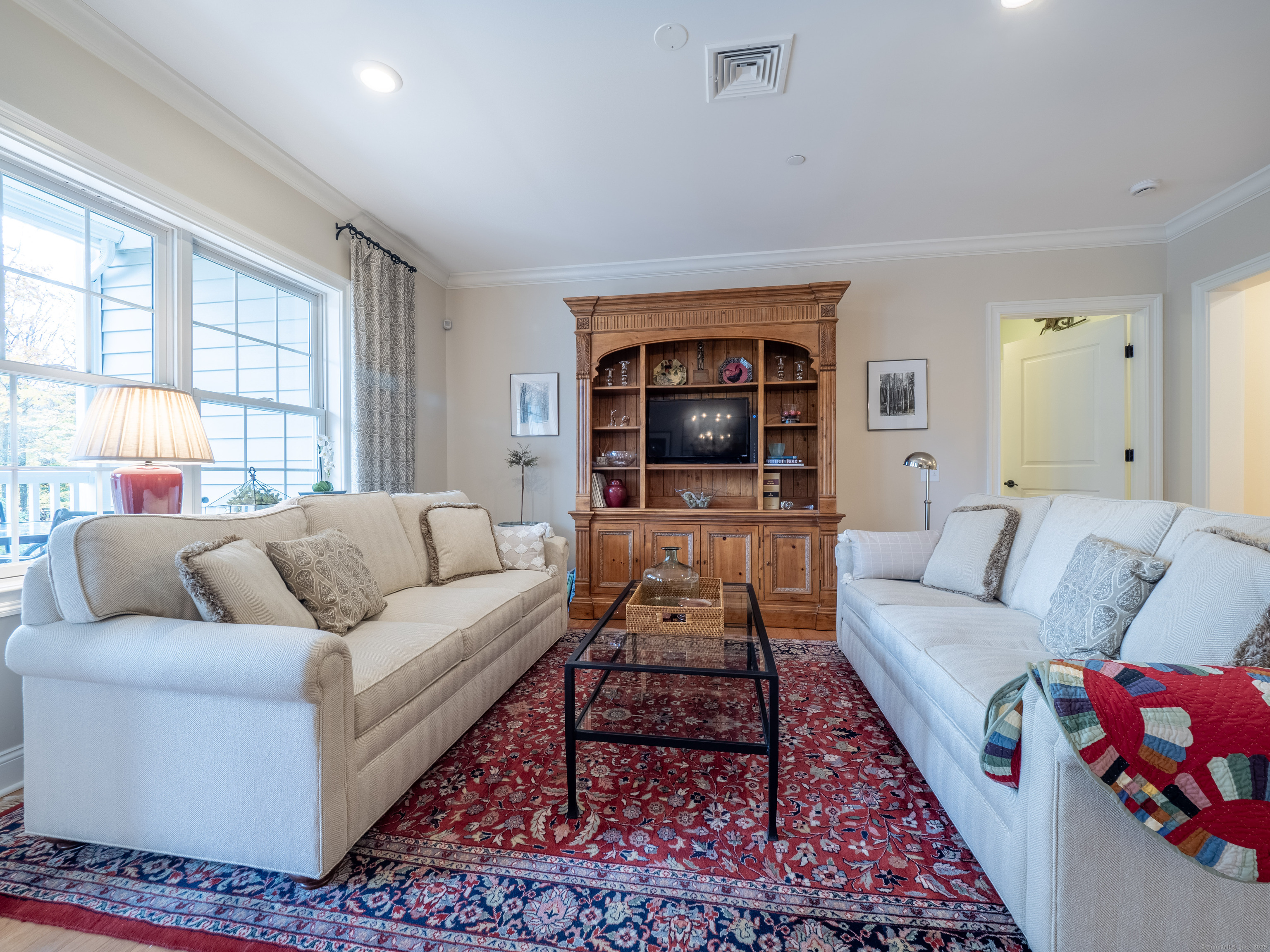 Ridgefield, Connecticut, 06877, United States, 2 Bedrooms Bedrooms, ,2 BathroomsBathrooms,Residential,For Sale,1989148