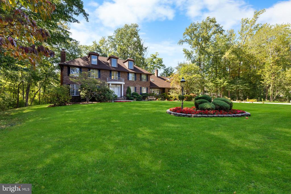 Hightstown, New Jersey, 08520, United States, 5 Bedrooms Bedrooms, ,4 BathroomsBathrooms,Residential,For Sale,1905744