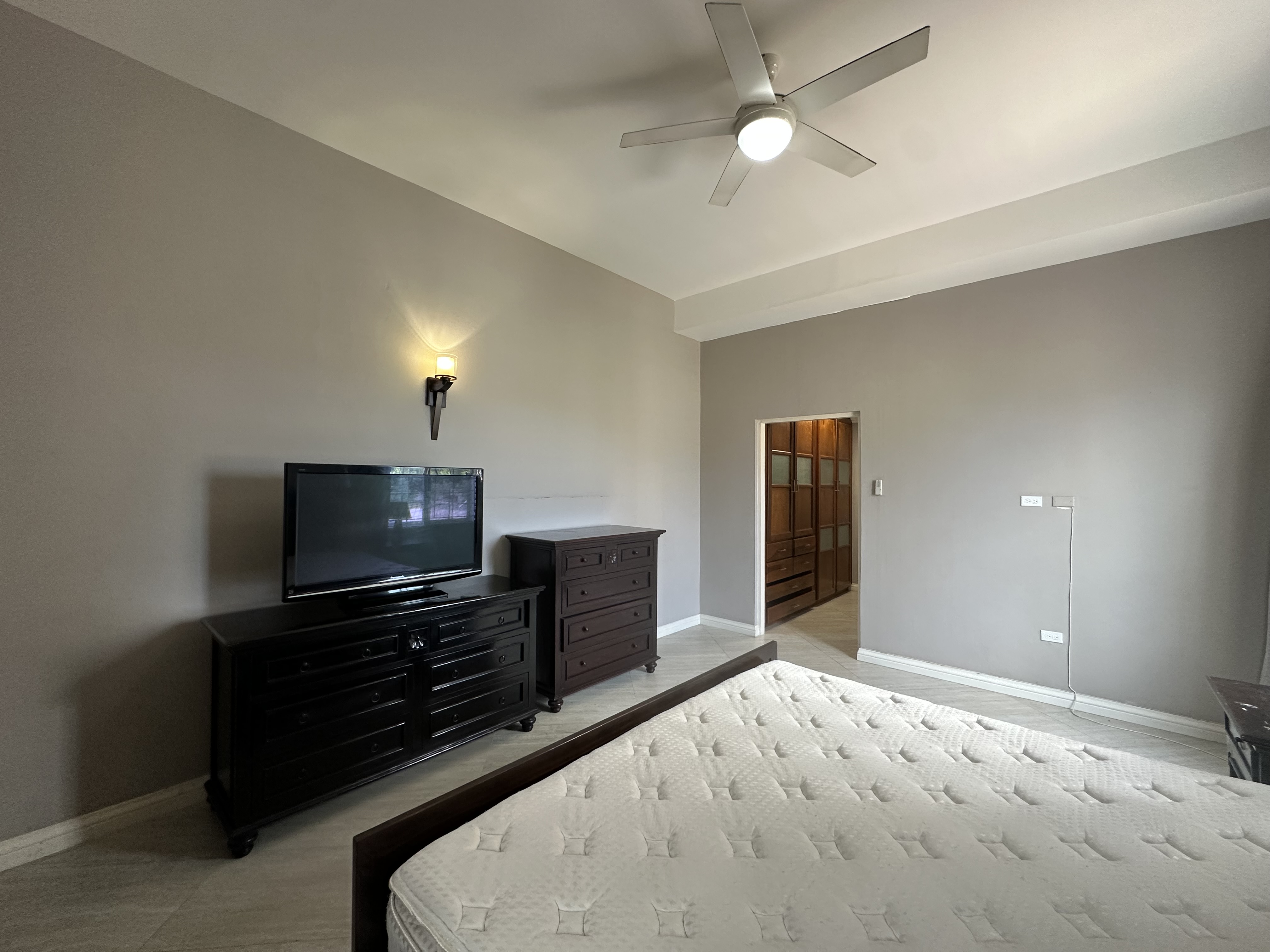 Kingston 6, JM, 3 Bedrooms Bedrooms, ,4 BathroomsBathrooms,Residential,For Sale,1901284