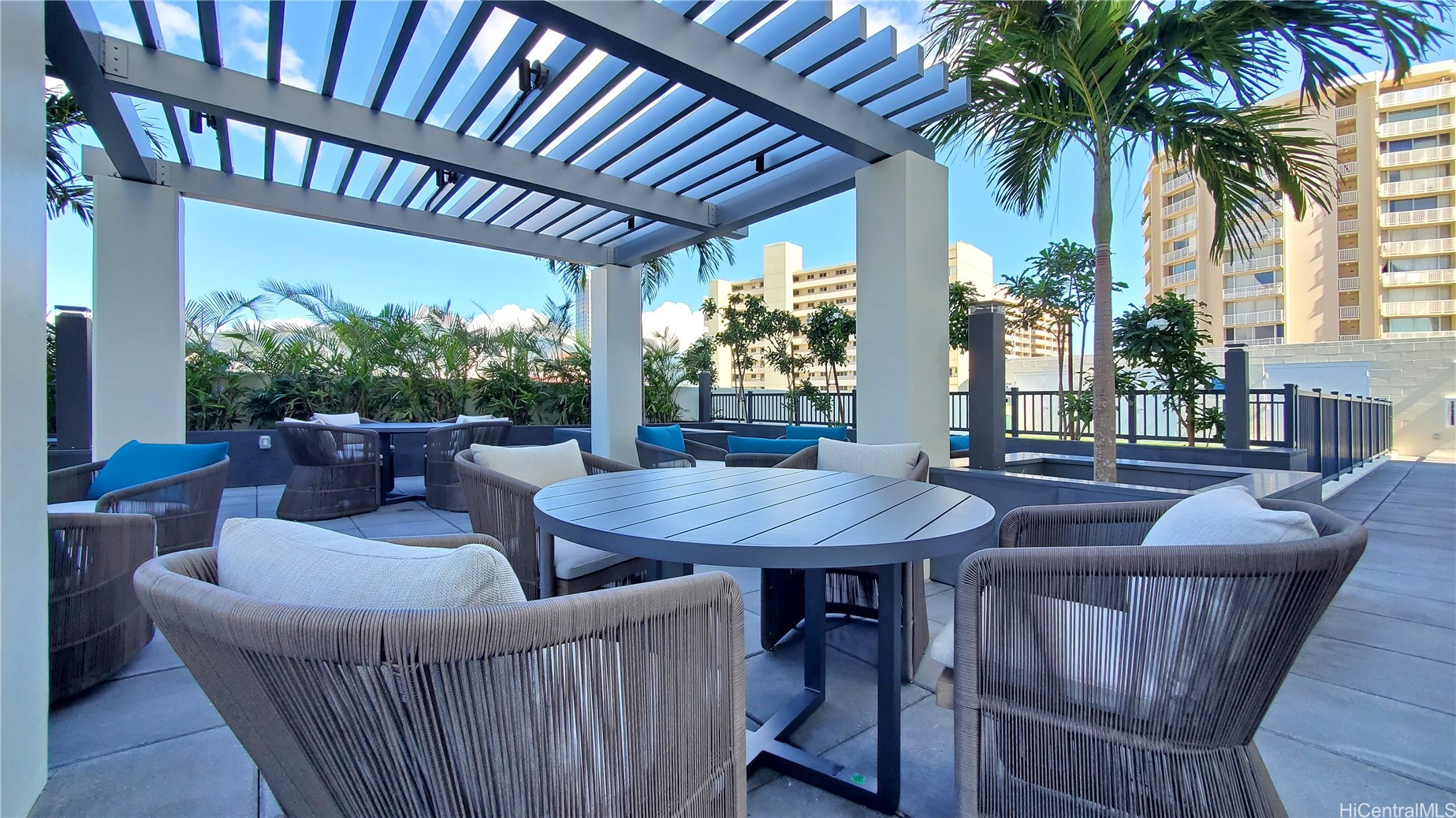 Honolulu, Hawaii, 96814, United States, 2 Bedrooms Bedrooms, ,2 BathroomsBathrooms,Residential,For Sale,2003366