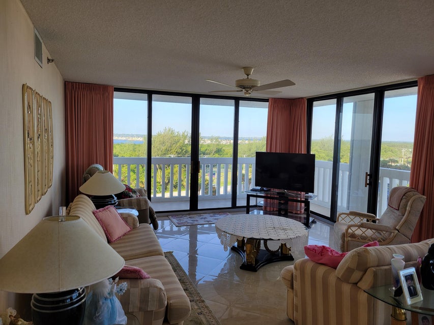 Jensen Beach, Florida, 34957, United States, 2 Bedrooms Bedrooms, ,2 BathroomsBathrooms,Residential,For Sale,1974011