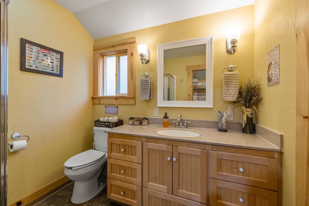 CHILOQUIN, Oregon, 97624, United States, 3 Bedrooms Bedrooms, ,3 BathroomsBathrooms,Residential,For Sale,1974697