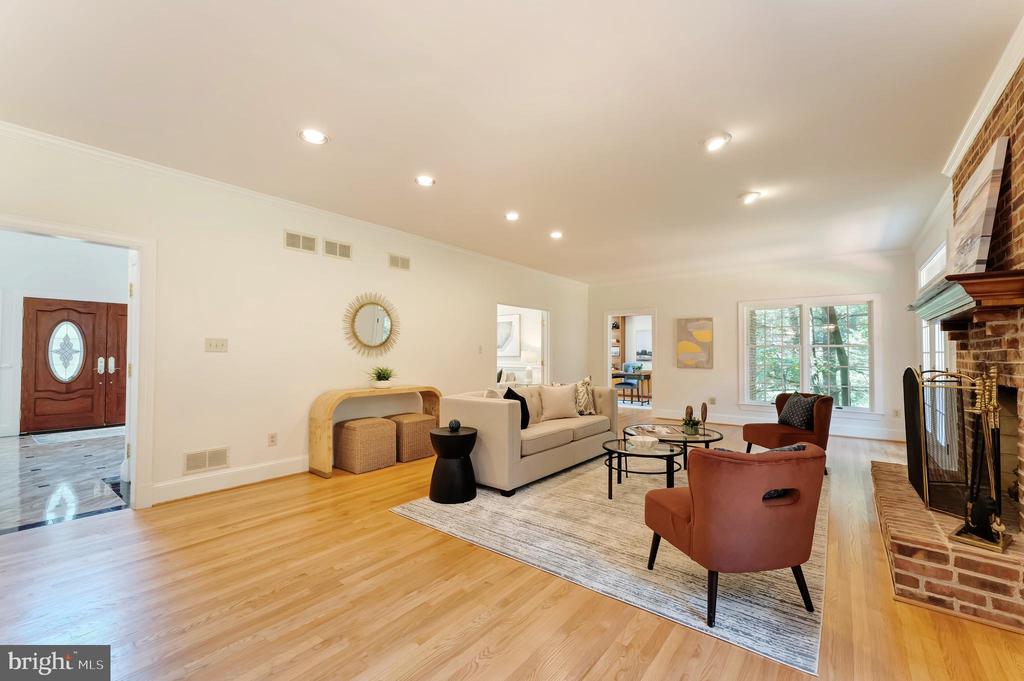 Great Falls, Virginia, 22066, United States, 5 Bedrooms Bedrooms, ,5 BathroomsBathrooms,Residential,For Sale,1900616