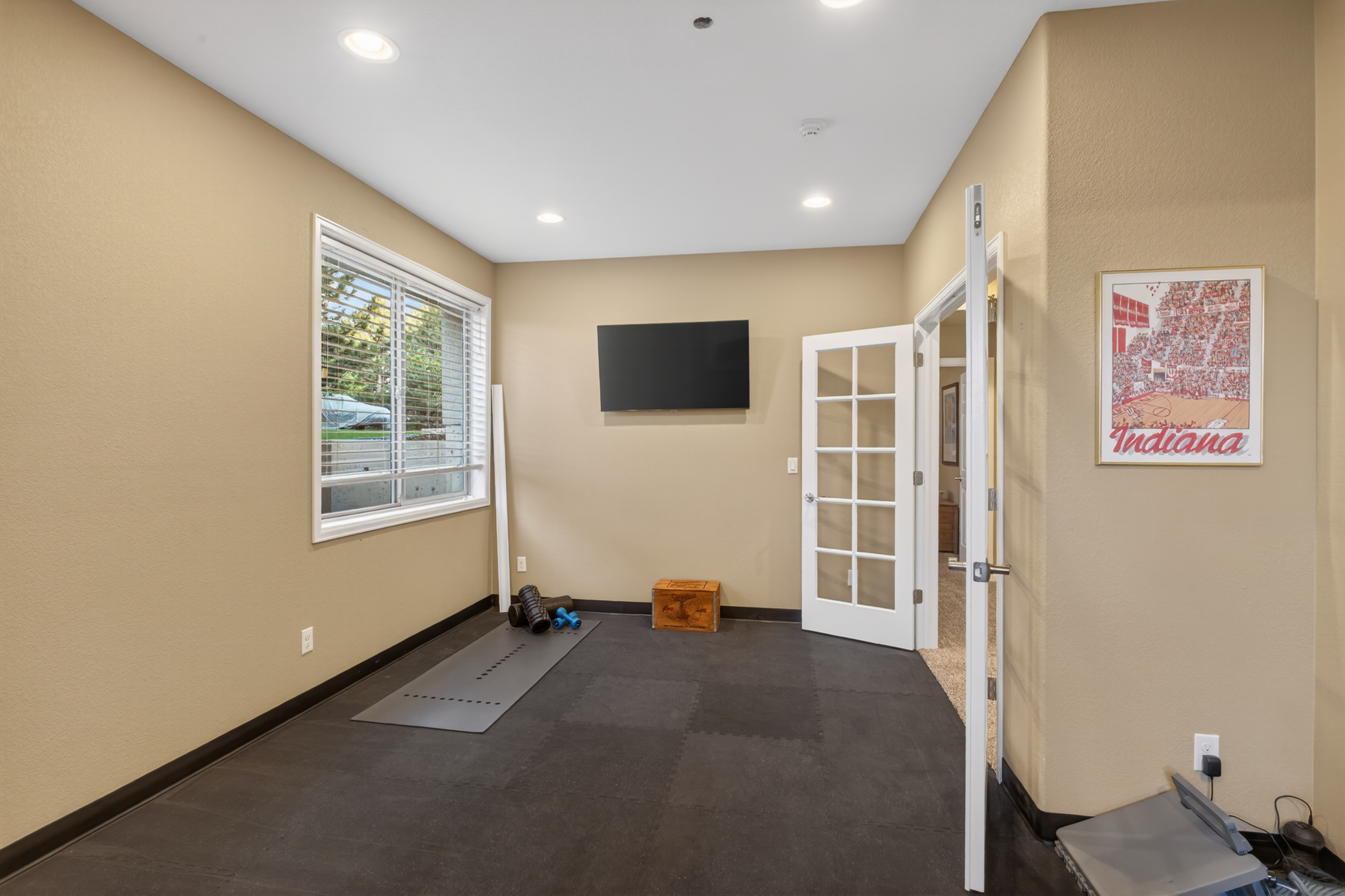  Cul-de-Sac Gem in Gated CPV: Gourmet Kitchen & Main-Level Primary Suite - 物件實景