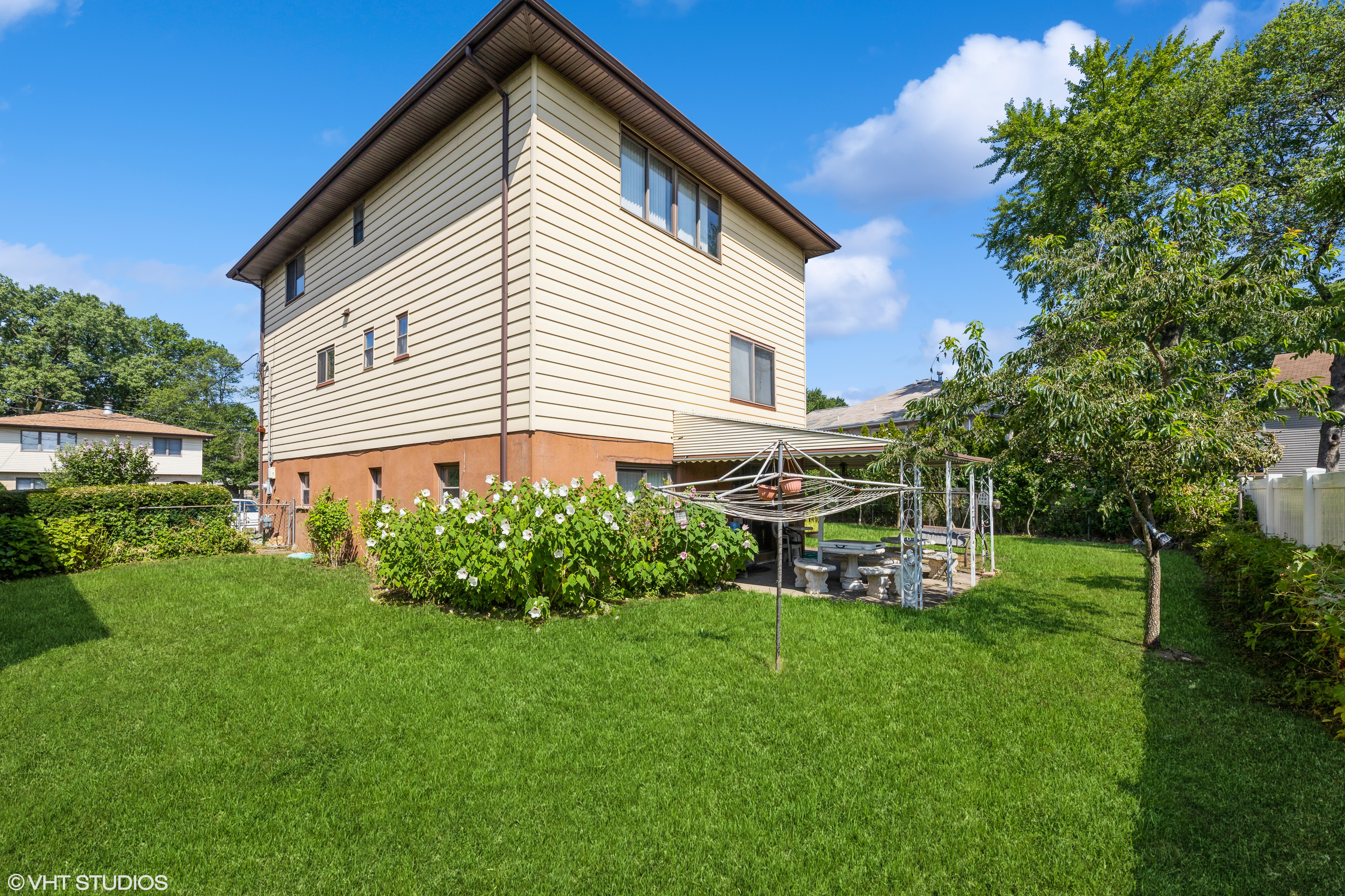 Moonachie, New Jersey, 07074, United States, 5 Bedrooms Bedrooms, ,4 BathroomsBathrooms,Residential,For Sale,1936964