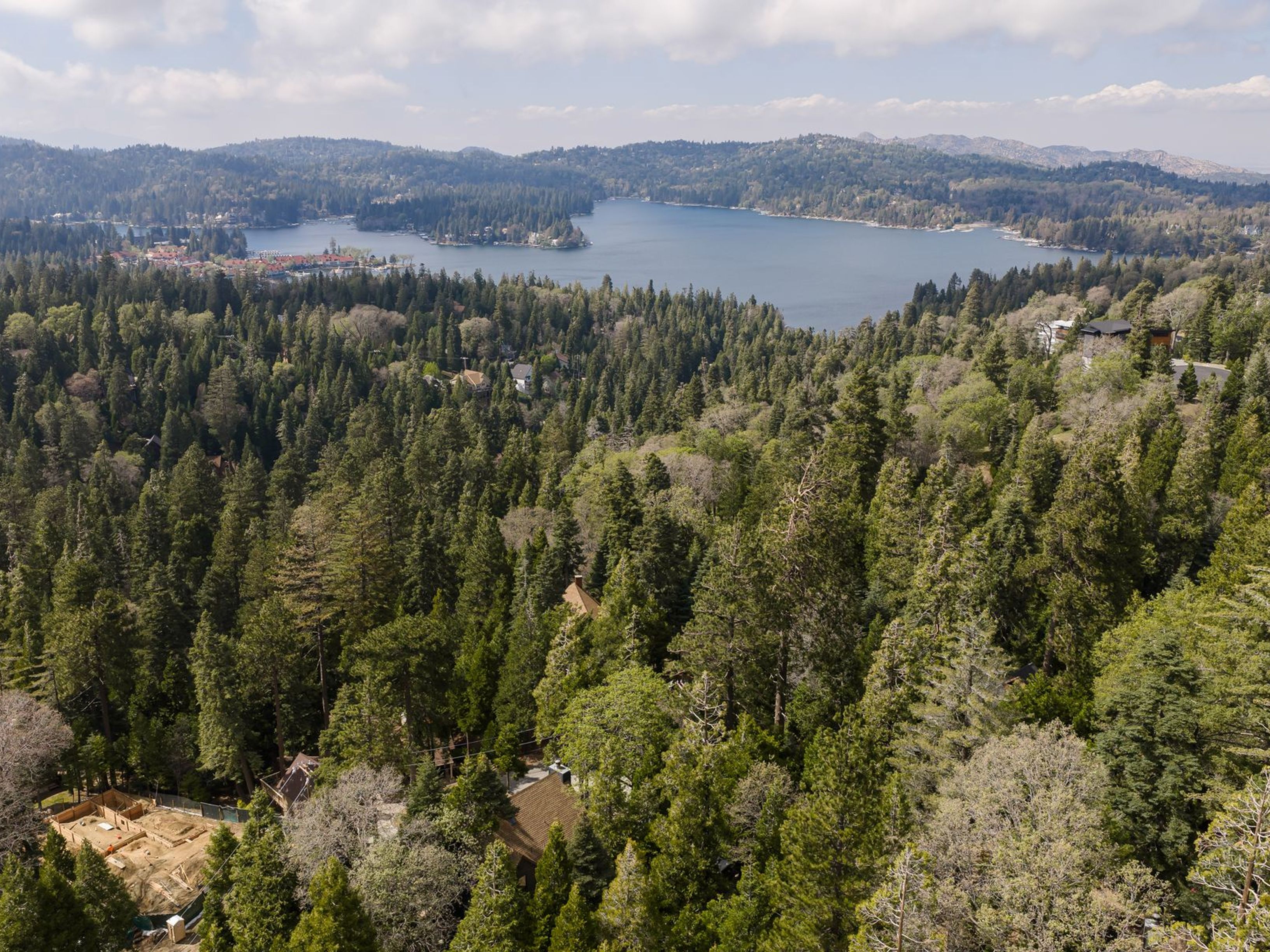  413 Cimarron Lane, Lake Arrowhead, CA 92352 - 物件實景