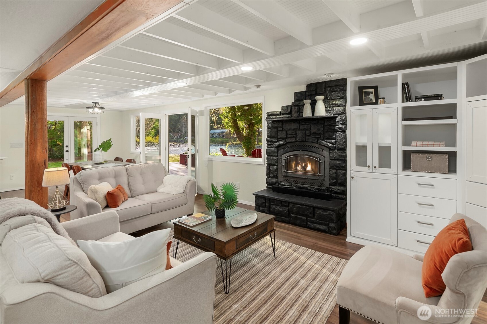 North Bend, Washington, 98045, United States, 3 Bedrooms Bedrooms, ,2 BathroomsBathrooms,Residential,For Sale,1989683