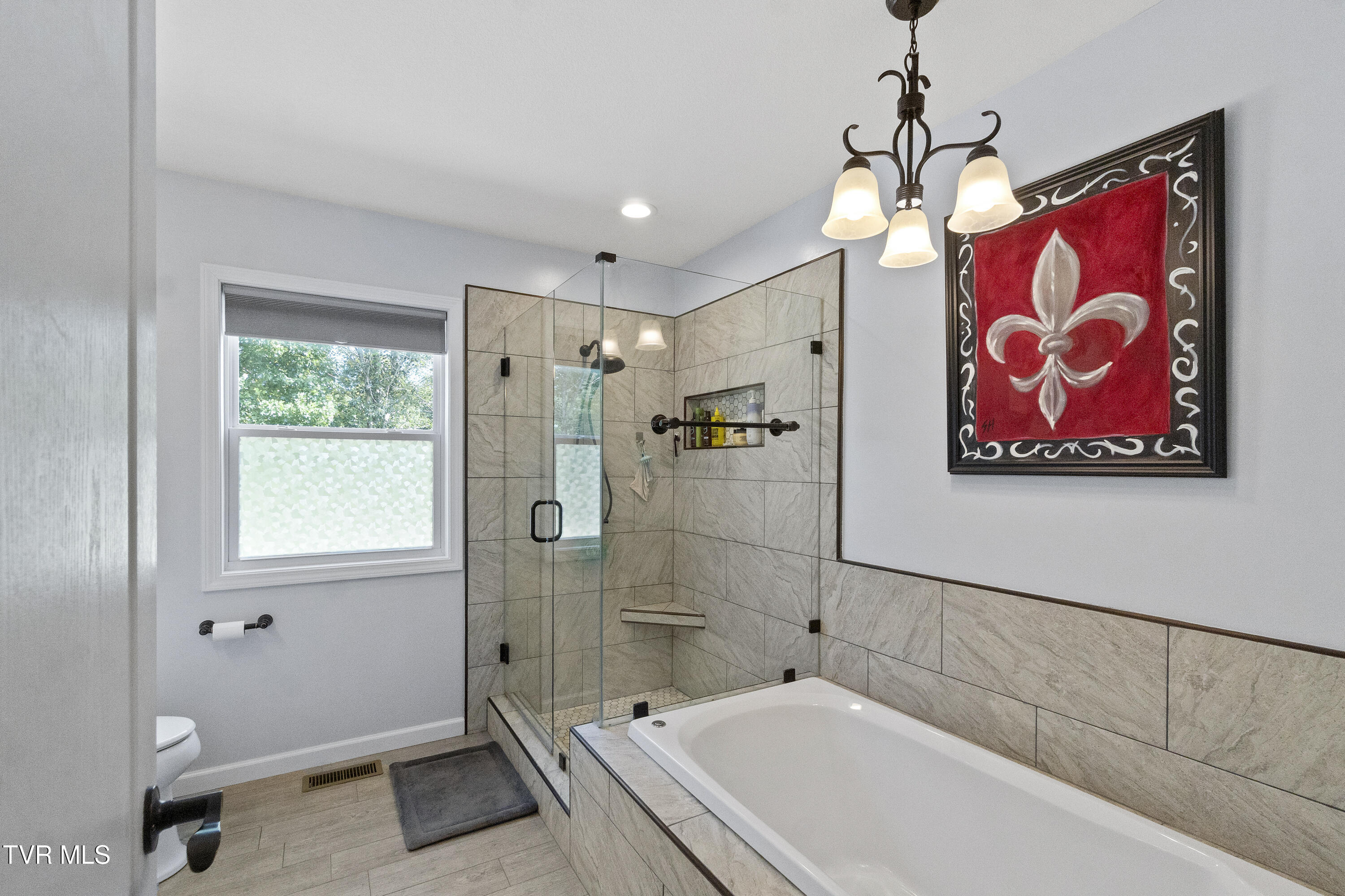 Greeneville, Tennessee, 37745, United States, 3 Bedrooms Bedrooms, ,3 BathroomsBathrooms,Residential,For Sale,1944851