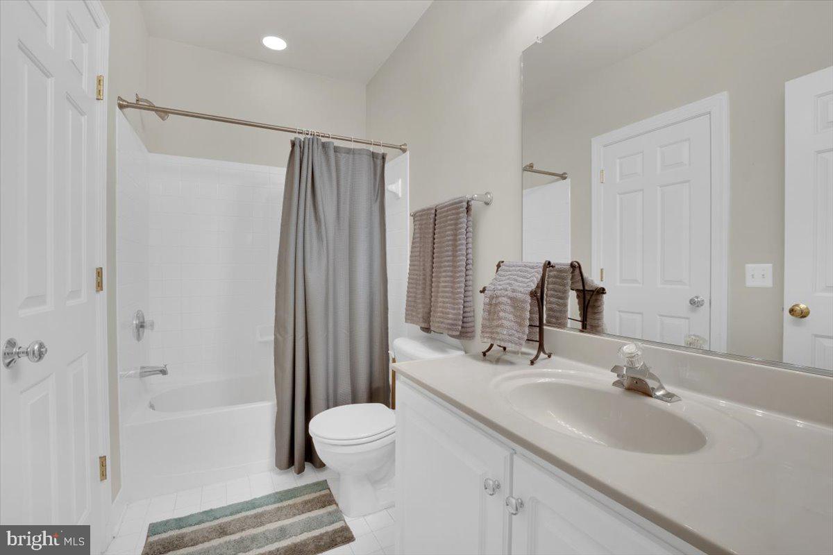 Hamilton, Virginia, 20158, United States, 4 Bedrooms Bedrooms, ,5 BathroomsBathrooms,Residential,For Sale,1987096