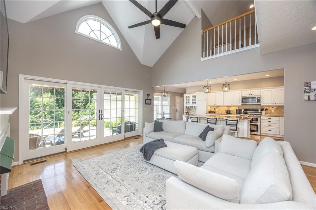 Marietta, Ohio, 45750, United States, 4 Bedrooms Bedrooms, ,5 BathroomsBathrooms,Residential,For Sale,1931542