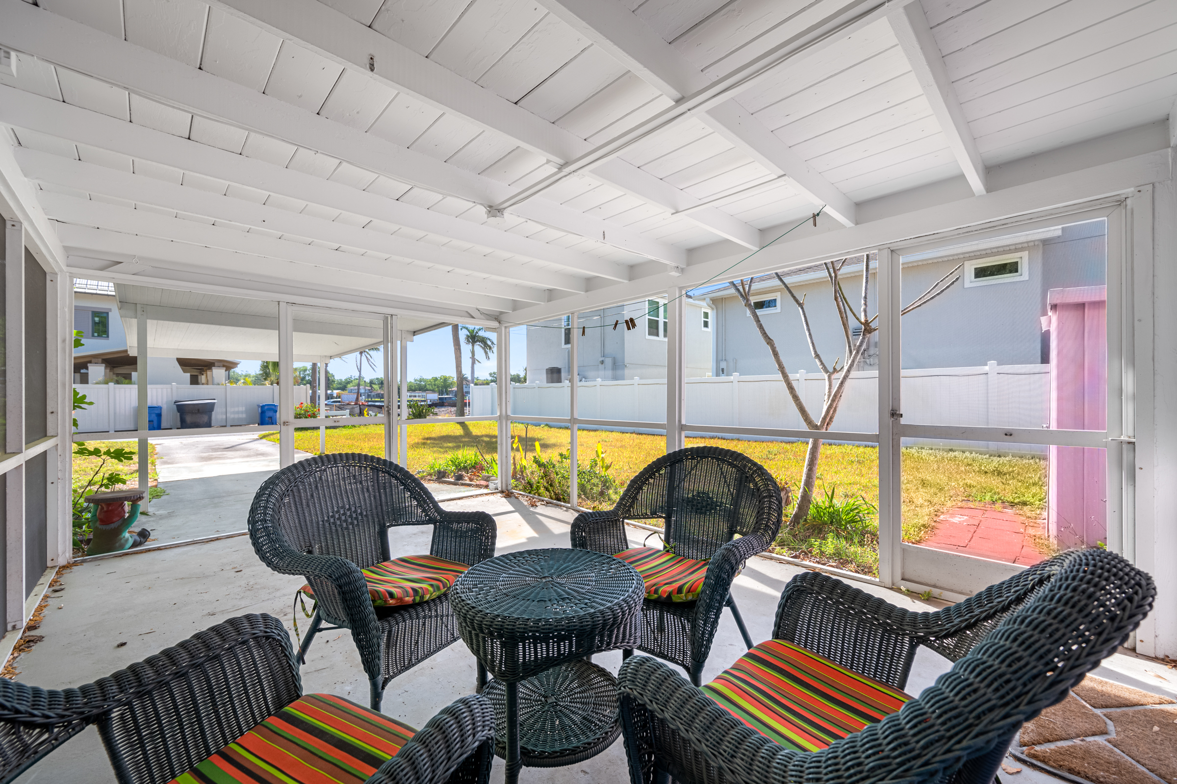 St Petersburg, Florida, 33701, United States, 2 Bedrooms Bedrooms, ,1 BathroomBathrooms,Residential,For Sale,1862109