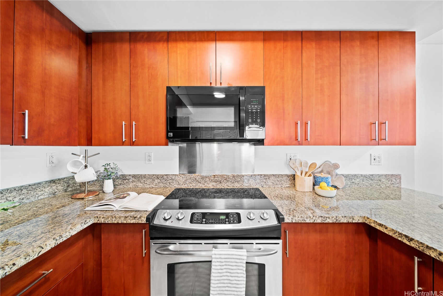 Honolulu, Hawaii, 96814, United States, 1 Bedroom Bedrooms, ,1 BathroomBathrooms,Residential,For Sale,1866206