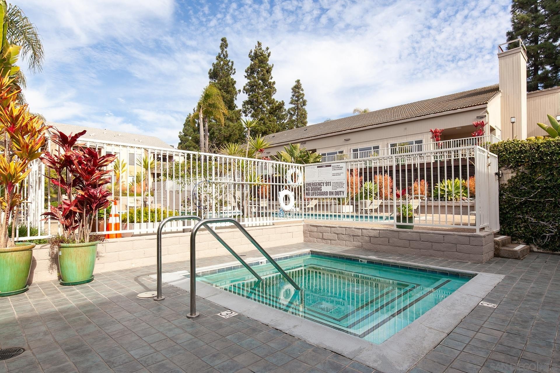8512 Via Mallorca F, La Jolla, California, 92037, United States, 1 Bedroom Bedrooms, ,1 BathroomBathrooms,Residential,For Sale,8512 Via Mallorca F,1682425