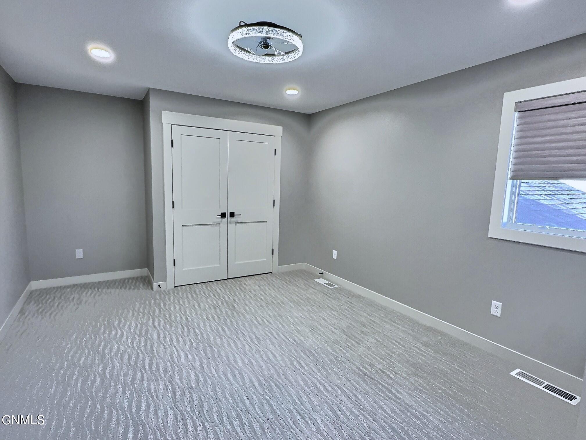 Bismarck, North Dakota, 58503, United States, 3 Bedrooms Bedrooms, ,4 BathroomsBathrooms,Residential,For Sale,2027923