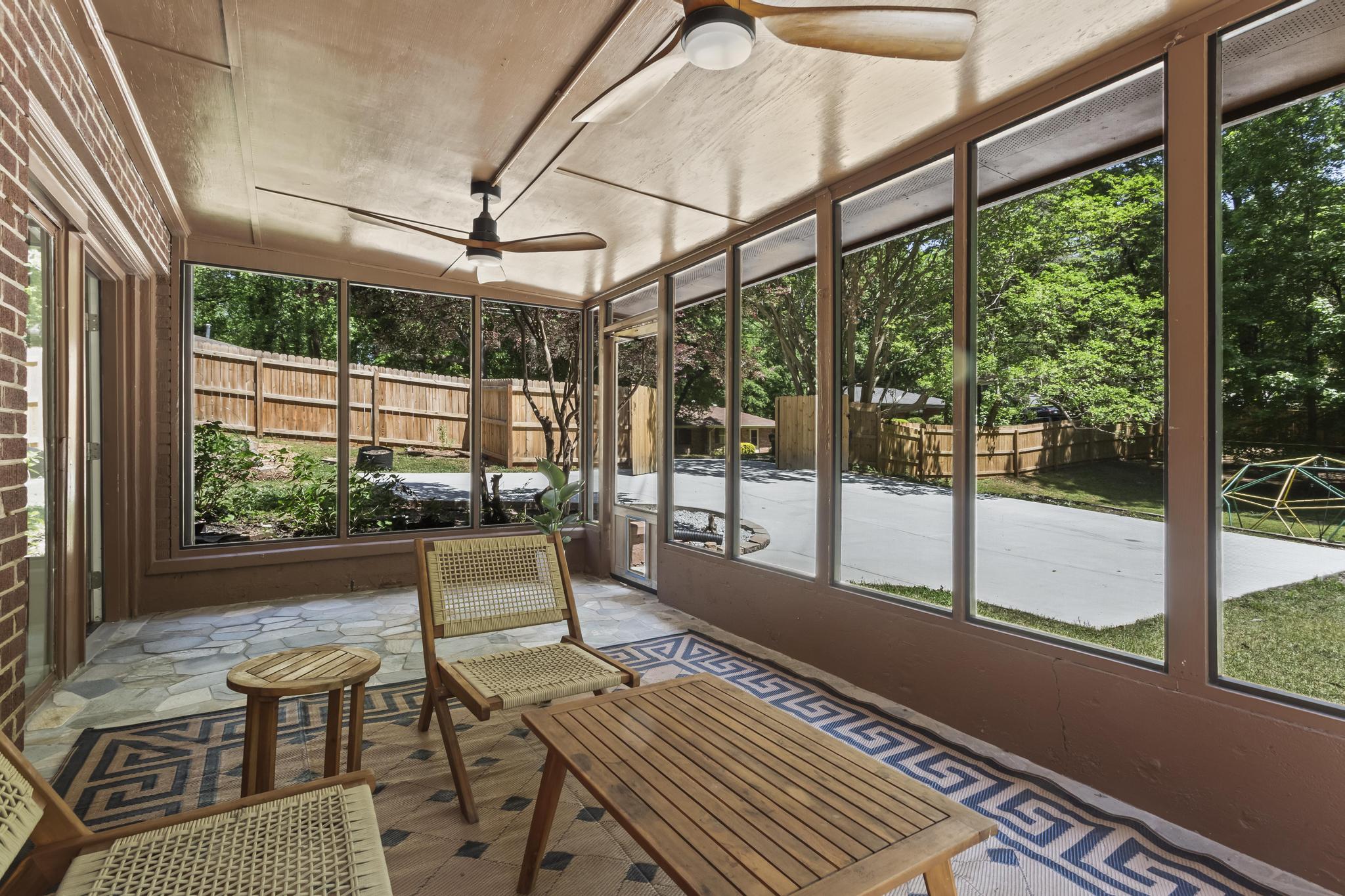  Thoughtfully Designed, Fully Renovated Home - 物件實景