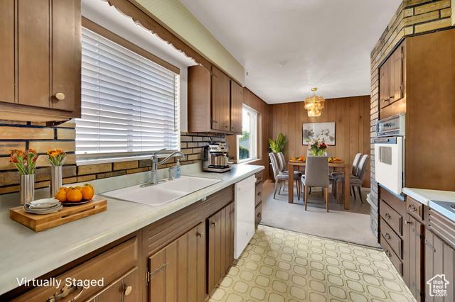 Bountiful, Utah, 84010, United States, 6 Bedrooms Bedrooms, ,2 BathroomsBathrooms,Residential,For Sale,1979847