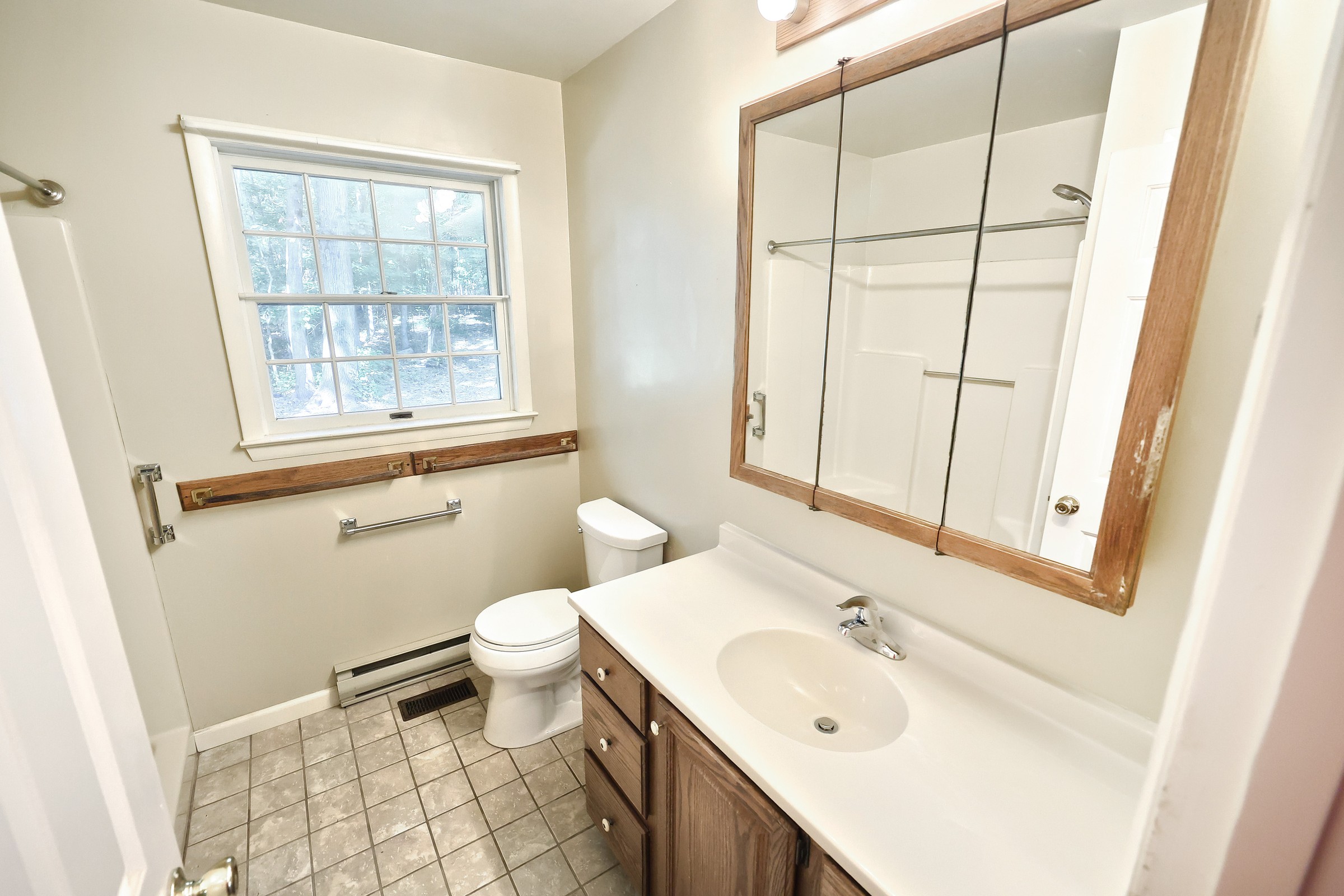 Felton, Pennsylvania, 17322, United States, 4 Bedrooms Bedrooms, ,2 BathroomsBathrooms,Residential,For Sale,1977692