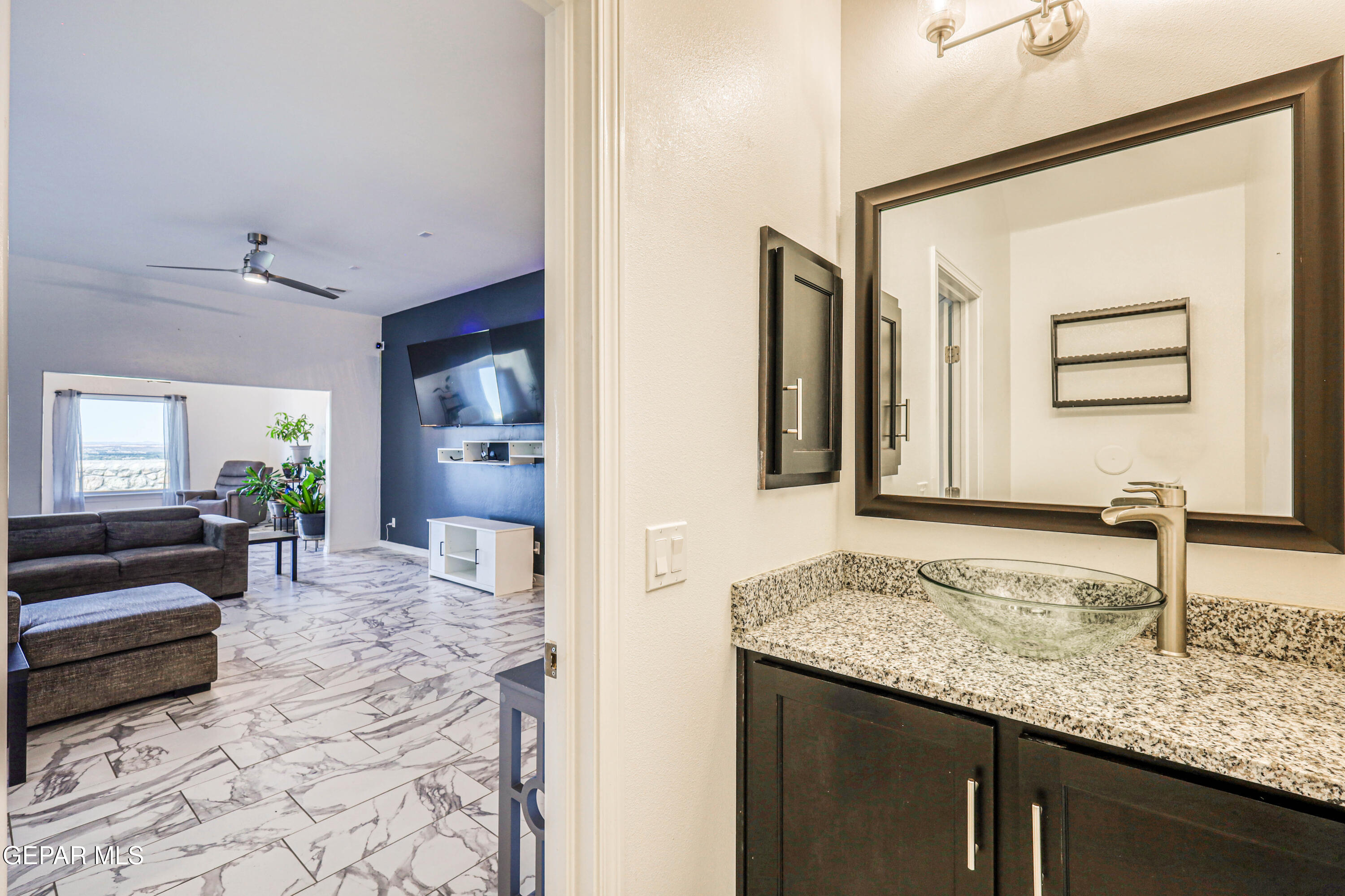 El Paso, Texas, 79911, United States, 5 Bedrooms Bedrooms, ,4 BathroomsBathrooms,Residential,For Sale,1969245