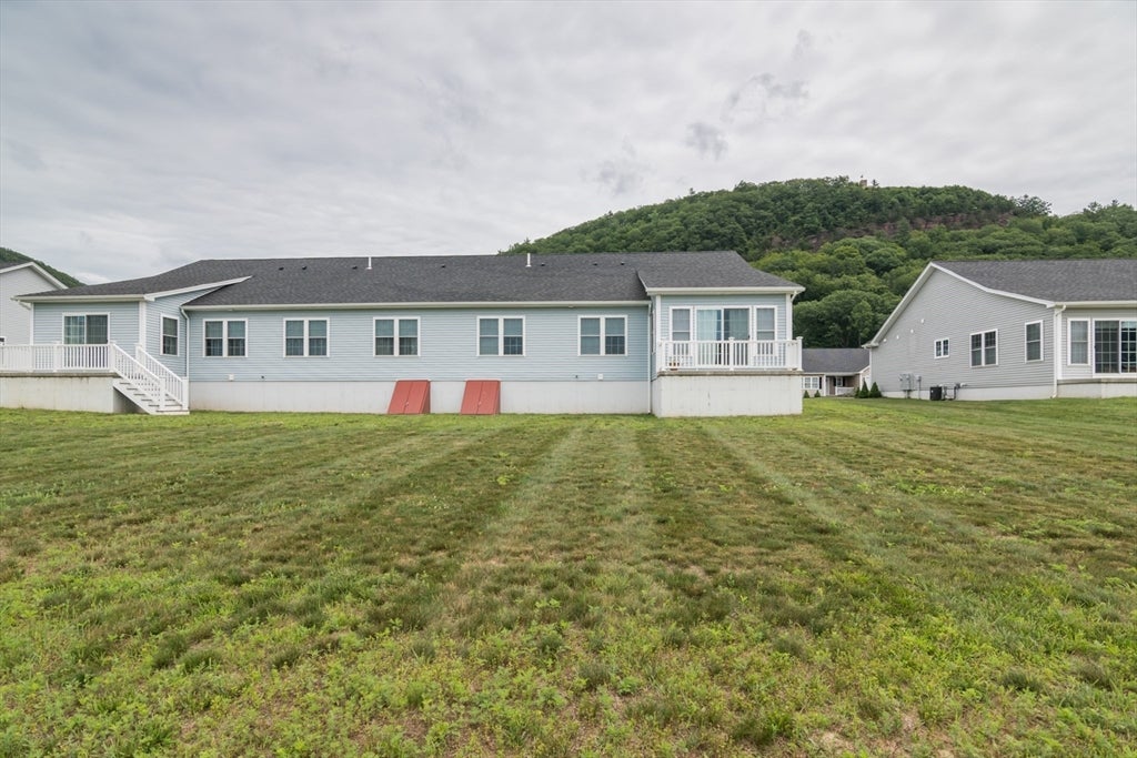 Deerfield, Massachusetts, 01373, United States, 2 Bedrooms Bedrooms, ,2 BathroomsBathrooms,Residential,For Sale,1941056